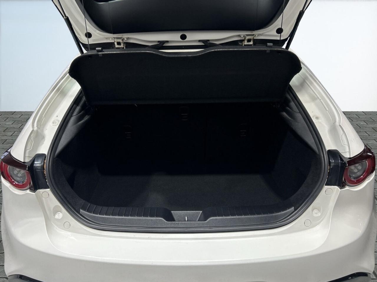 2021 Mazda Mazda3 Sport GS / Extra Clean Condition / Low KM / NAV / Heated Photo