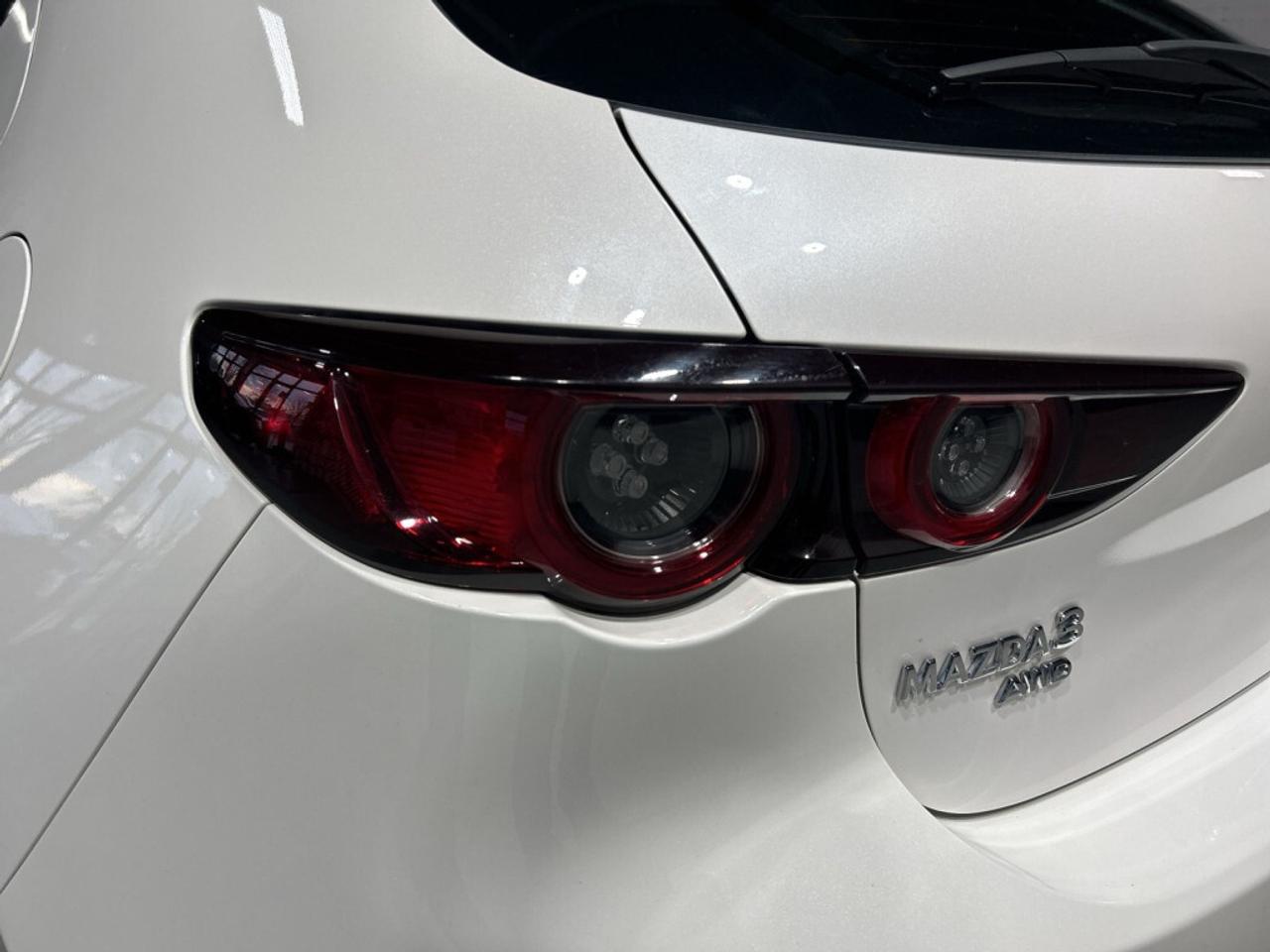 2021 Mazda Mazda3 Sport GS / Extra Clean Condition / Low KM / NAV / Heated Photo