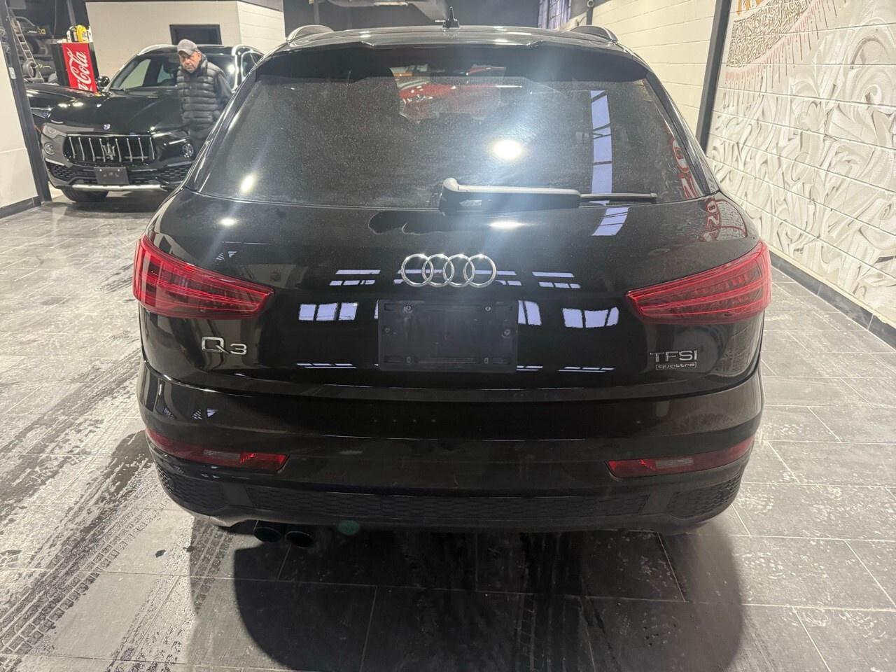 2018 Audi Q3 2.0 TFSI quattro Technik Tiptronic 2018 Audi Q3 te Photo3