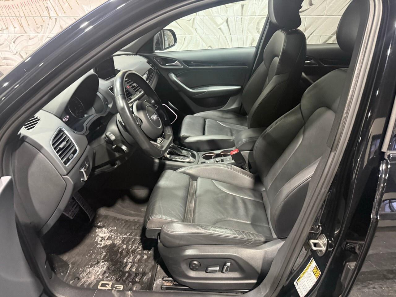 2018 Audi Q3 2.0 TFSI quattro Technik Tiptronic 2018 Audi Q3 te Photo