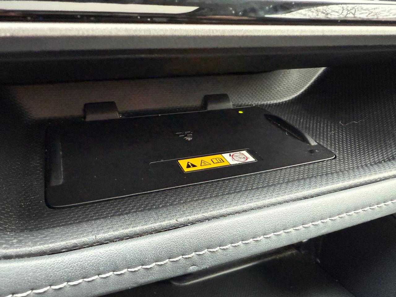 2023 Toyota Highlander Hybrid XLE AWD 8 SEATER, LEATHER, SUNROOF Photo