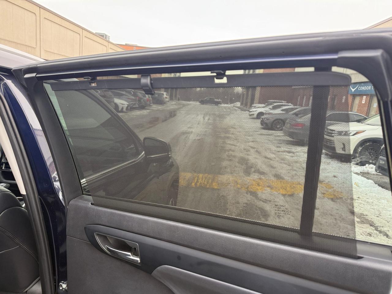 2023 Toyota Highlander Hybrid XLE AWD 8 SEATER, LEATHER, SUNROOF Photo