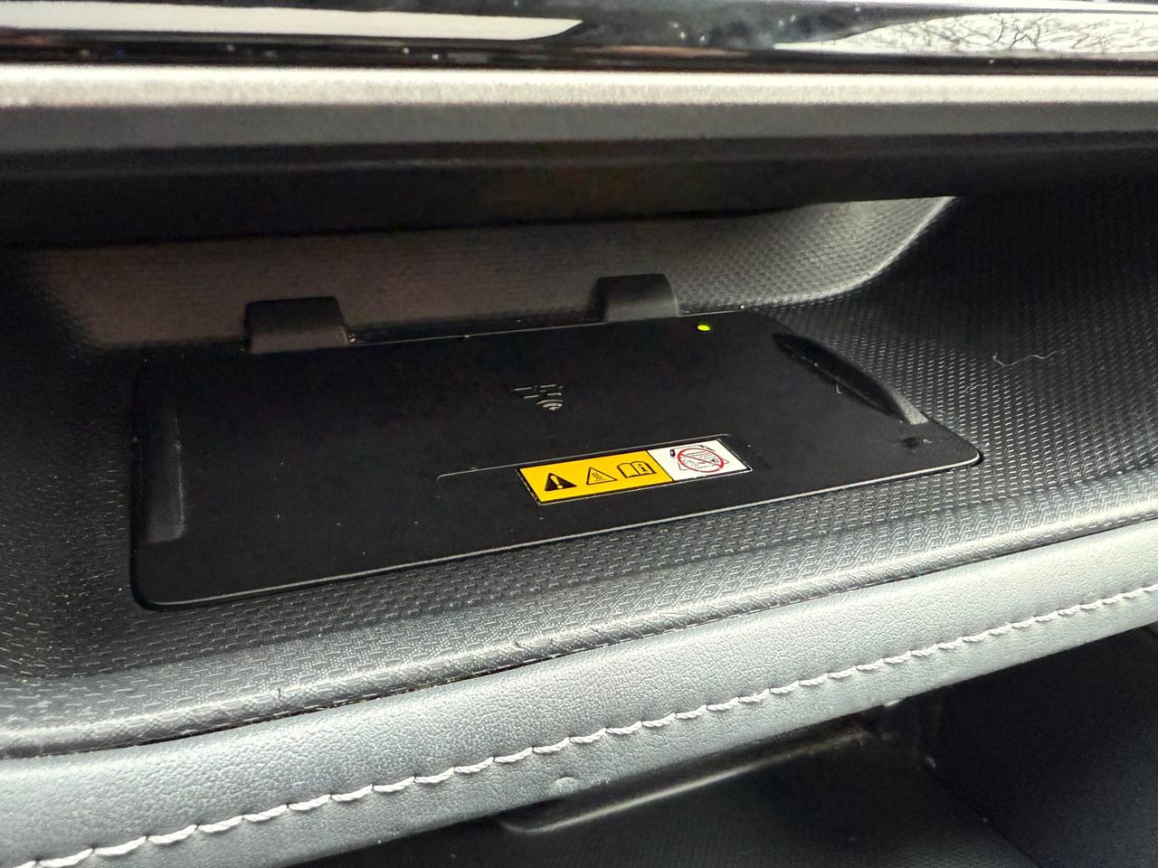 2023 Toyota Highlander Hybrid XLE AWD 8 SEATER, LEATHER, SUNROOF Photo