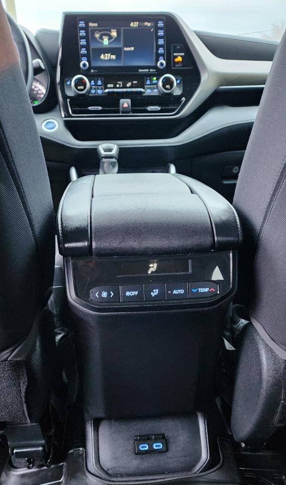 2022 Toyota Highlander Hybrid LE AWD, ONE OWNER Photo