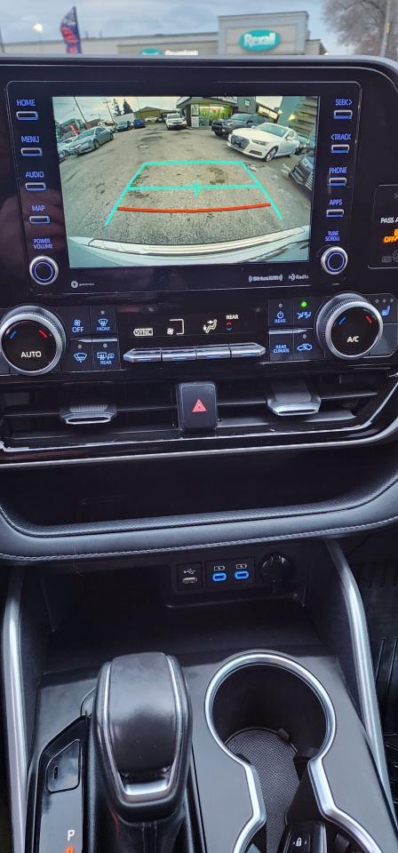 2022 Toyota Highlander Hybrid LE AWD, ONE OWNER Photo