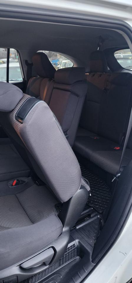 2022 Toyota Highlander Hybrid LE AWD, ONE OWNER Photo