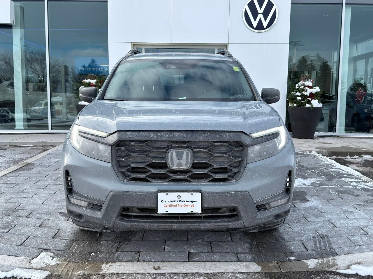 2023 Honda Passport TouringACCIDENT-FREE, HTD + CLD SEATS, SUNROOF, NA Photo