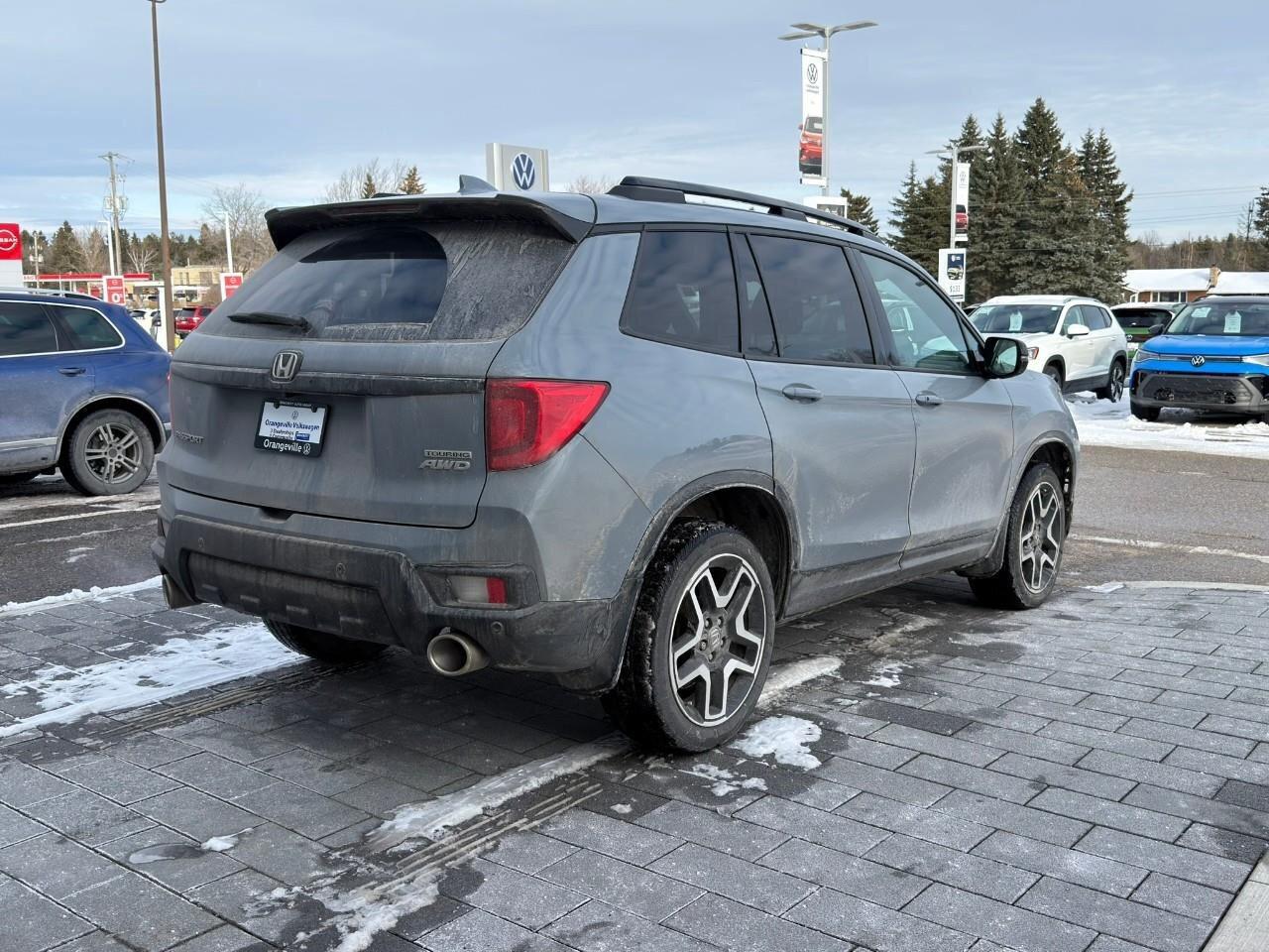 2023 Honda Passport TouringACCIDENT-FREE, HTD + CLD SEATS, SUNROOF, NA Photo