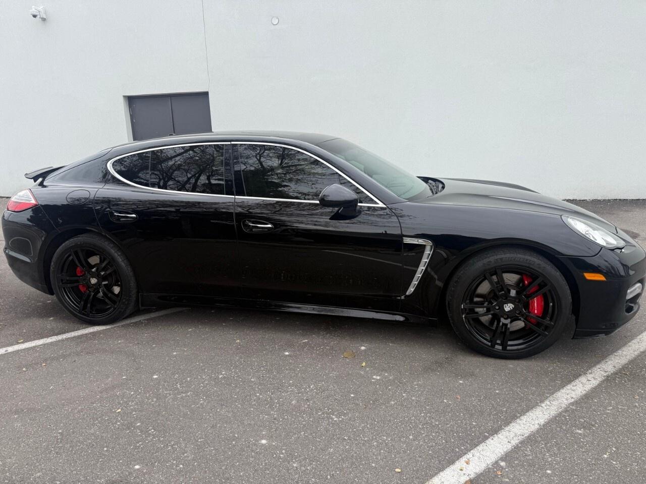 2010 Porsche Panamera 4dr HB Turbo 2010 Panamera Turbo extra clean 72,00 Photo3