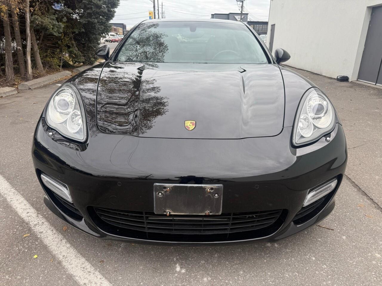 2010 Porsche Panamera 4dr HB Turbo 2010 Panamera Turbo extra clean 72,00 Photo2