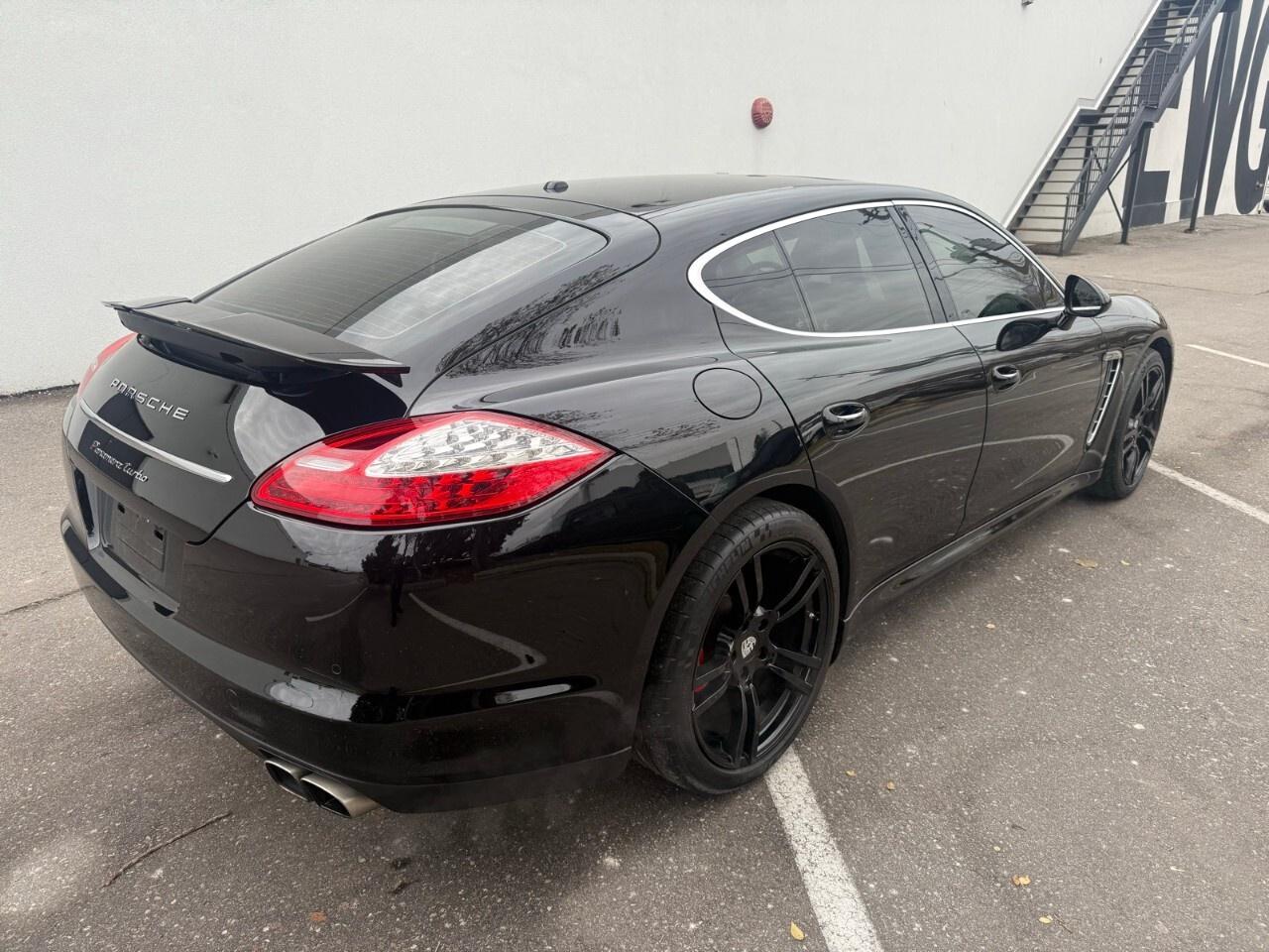 2010 Porsche Panamera 4dr HB Turbo 2010 Panamera Turbo extra clean 72,00 Photo