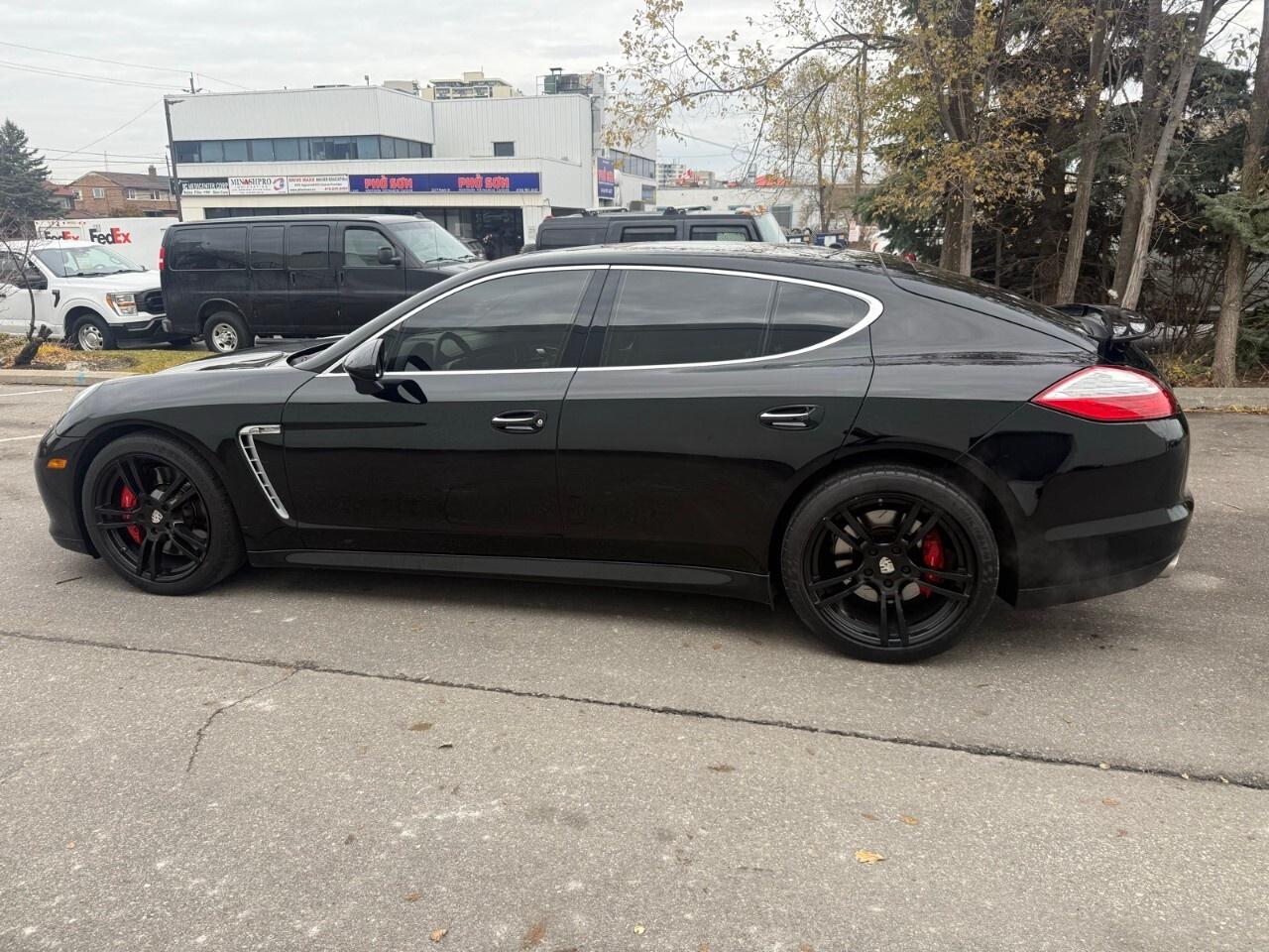 2010 Porsche Panamera 4dr HB Turbo 2010 Panamera Turbo extra clean 72,00 Photo