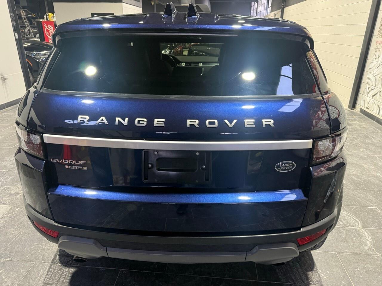 2017 Land Rover Range Rover Evoque 5dr HB HSE 2017 Range Rover Evoque HSE Photo