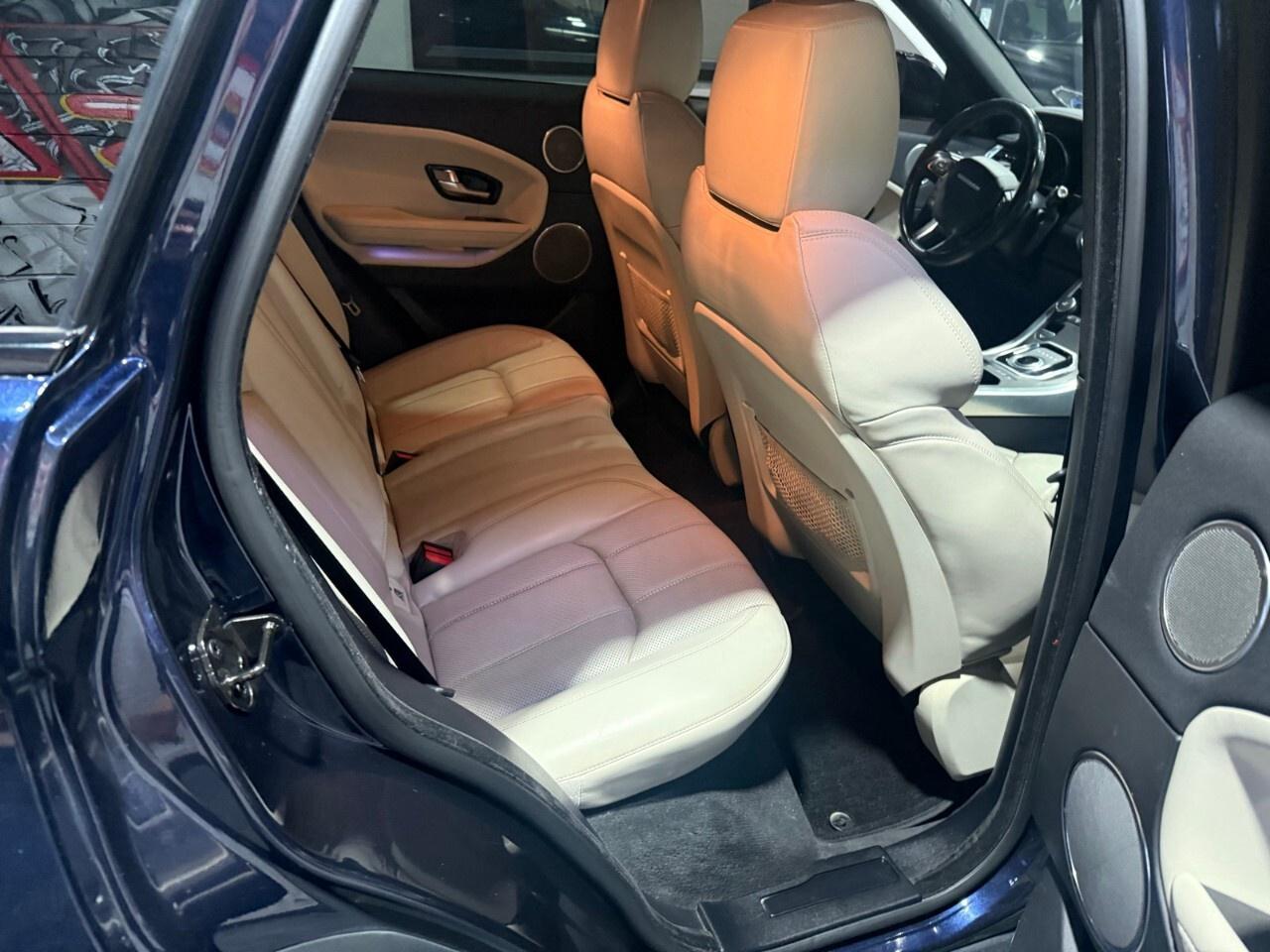 2017 Land Rover Range Rover Evoque 5dr HB HSE 2017 Range Rover Evoque HSE Photo