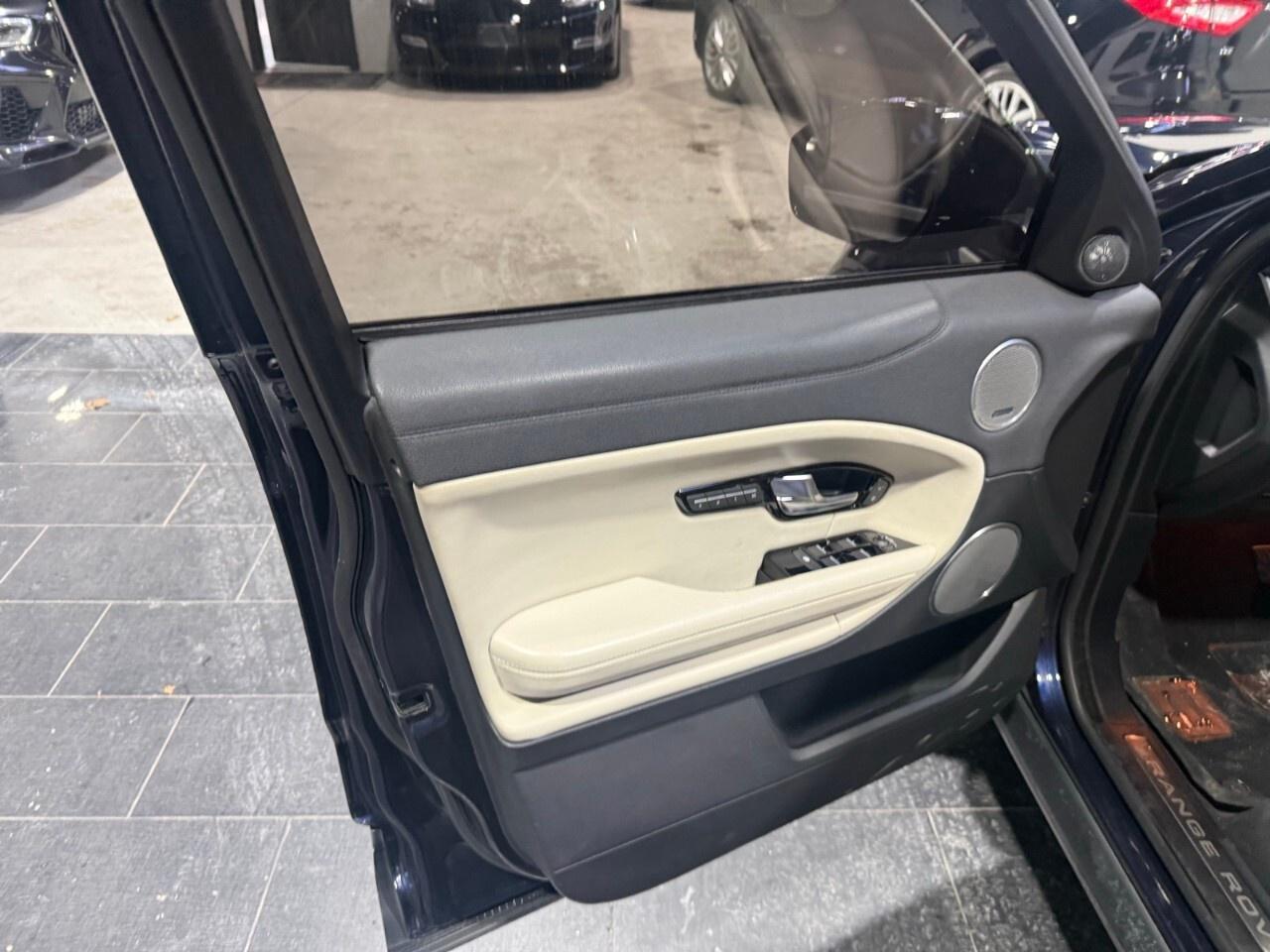 2017 Land Rover Range Rover Evoque 5dr HB HSE 2017 Range Rover Evoque HSE Photo