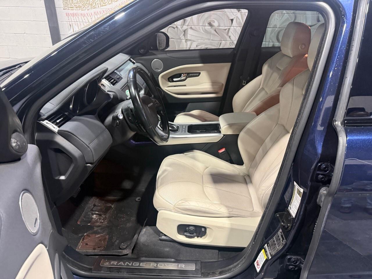 2017 Land Rover Range Rover Evoque 5dr HB HSE 2017 Range Rover Evoque HSE Photo