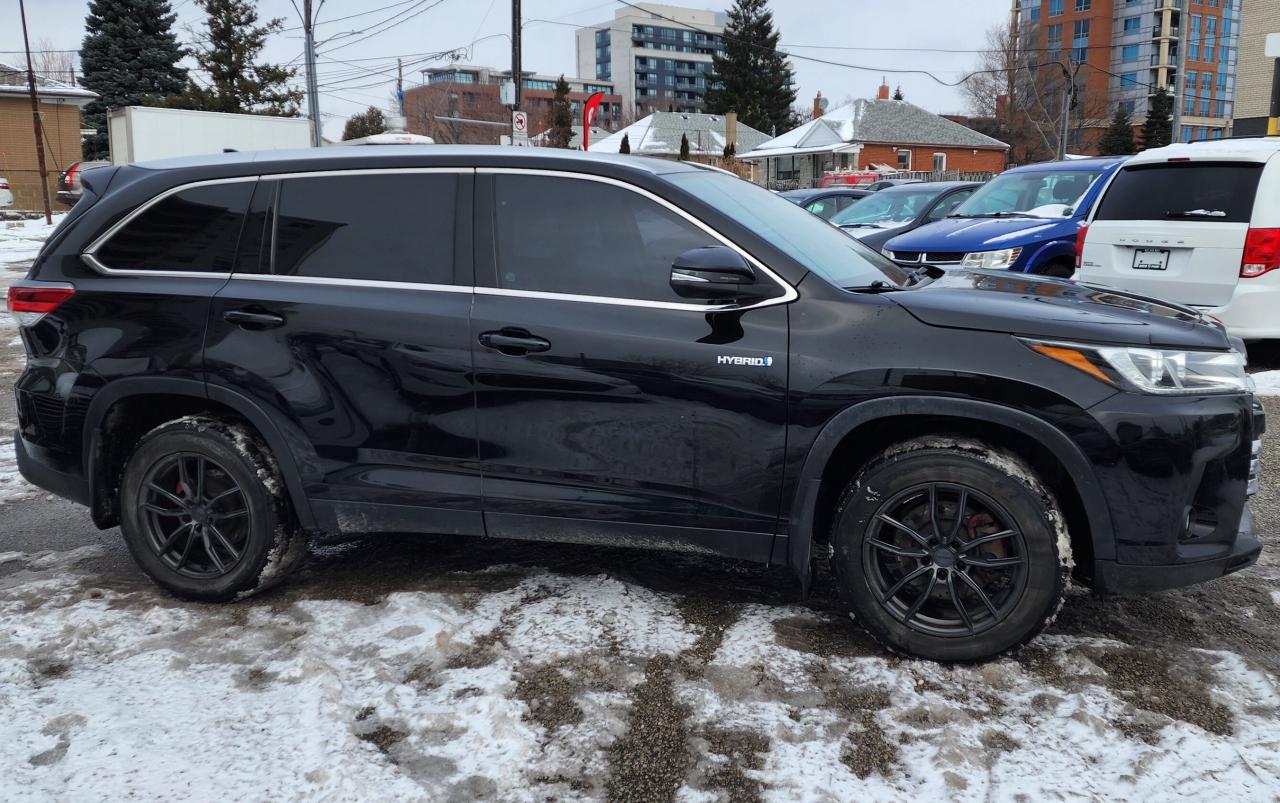 2019 Toyota Highlander Hybrid XLE AWD, FREE OF ACCIDENTS, ONE OWNER Photo2