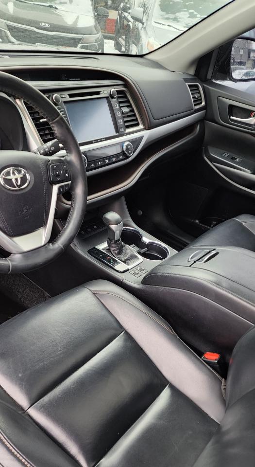 2019 Toyota Highlander Hybrid XLE AWD, FREE OF ACCIDENTS, ONE OWNER Photo