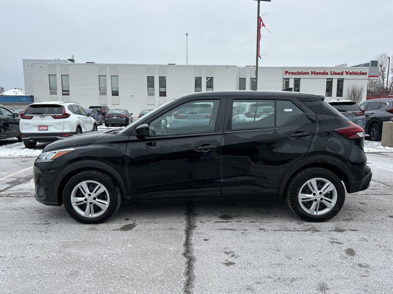 2023 Nissan Kicks S FWD CarPlay Blind Spot Rear Camera Bluetooth Photo