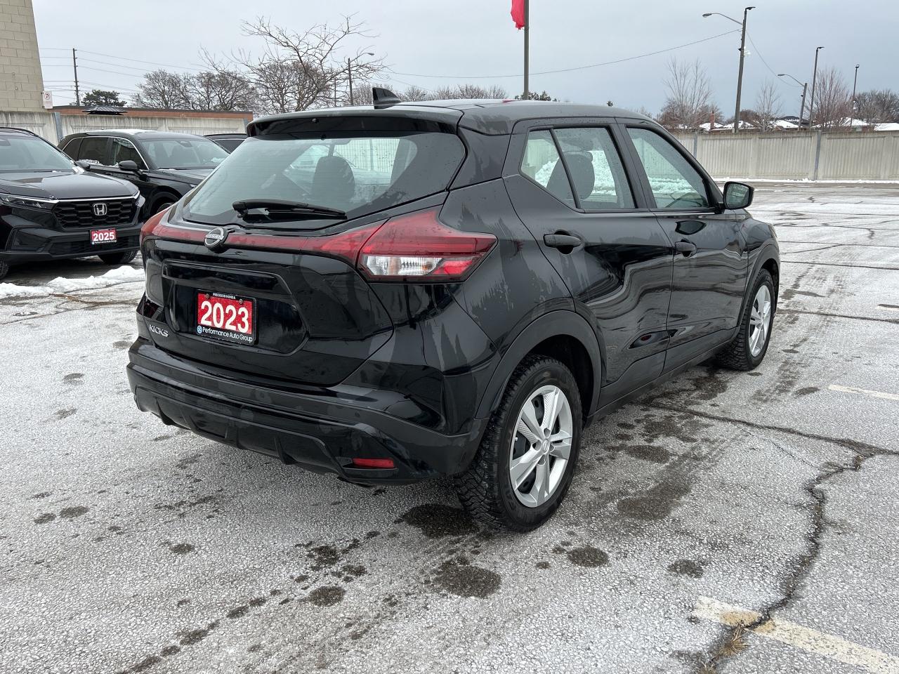 2023 Nissan Kicks S FWD CarPlay Blind Spot Rear Camera Bluetooth Photo4