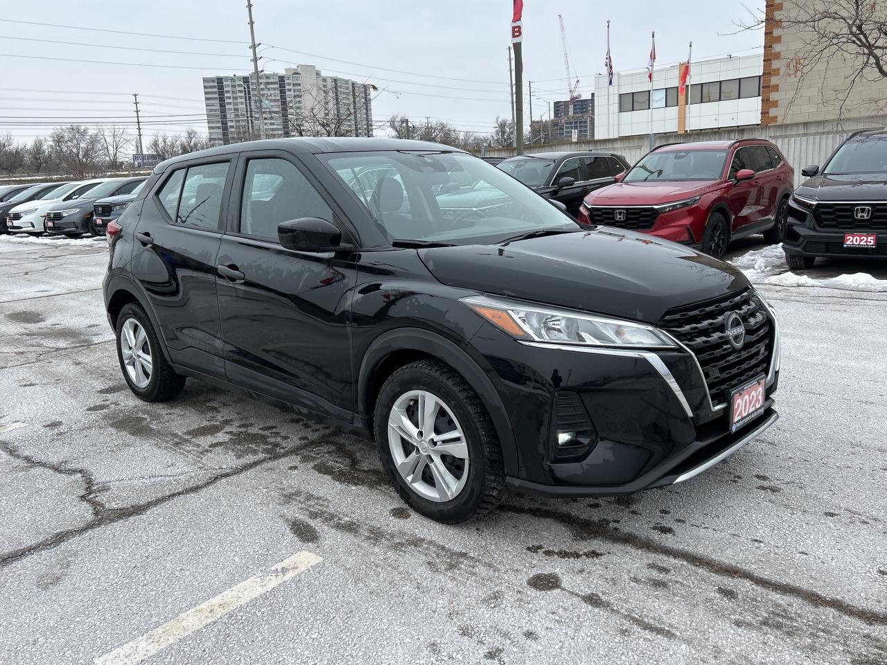 2023 Nissan Kicks S FWD CarPlay Blind Spot Rear Camera Bluetooth Photo