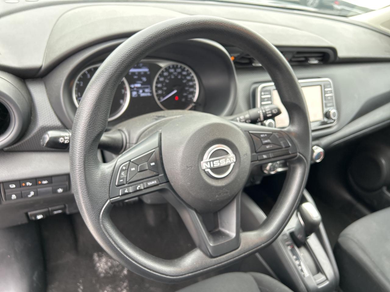 2023 Nissan Kicks S FWD CarPlay Blind Spot Rear Camera Bluetooth Photo