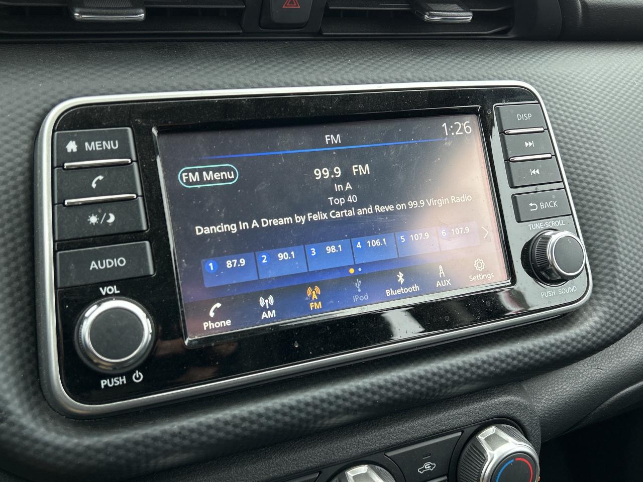 2023 Nissan Kicks S FWD CarPlay Blind Spot Rear Camera Bluetooth Photo