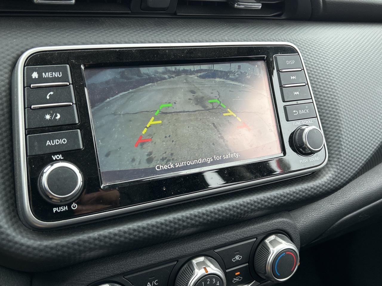 2023 Nissan Kicks S FWD CarPlay Blind Spot Rear Camera Bluetooth Photo