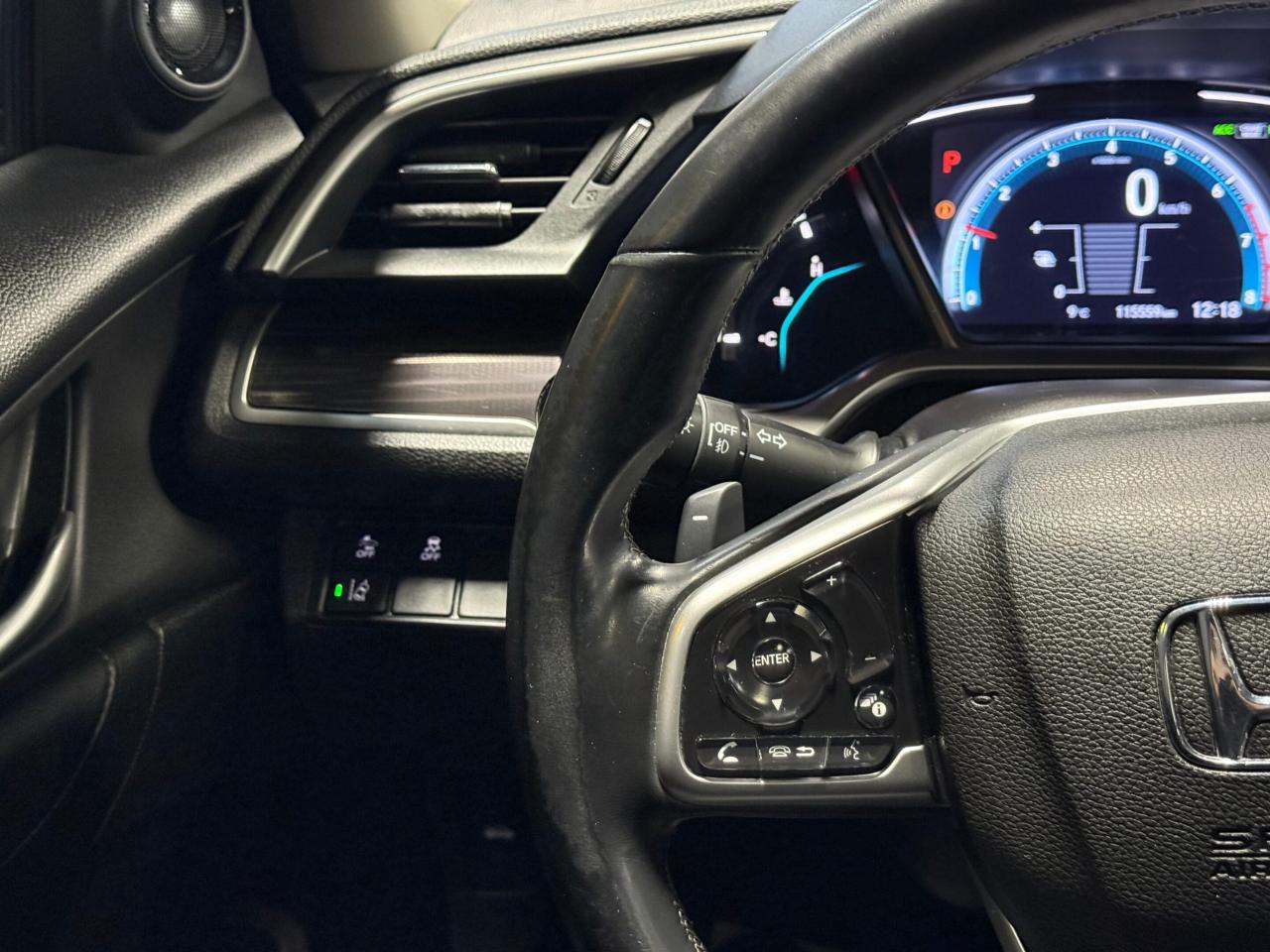 2020 Honda Civic TOURING   SUNROOF   NO ACCIDENT Photo