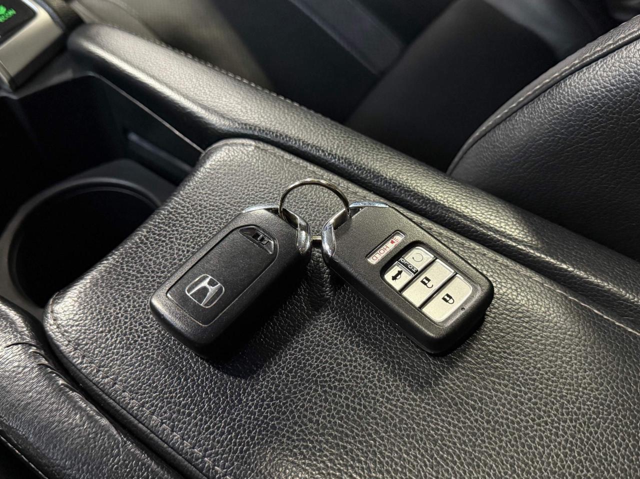 2020 Honda Civic TOURING   SUNROOF   NO ACCIDENT Photo