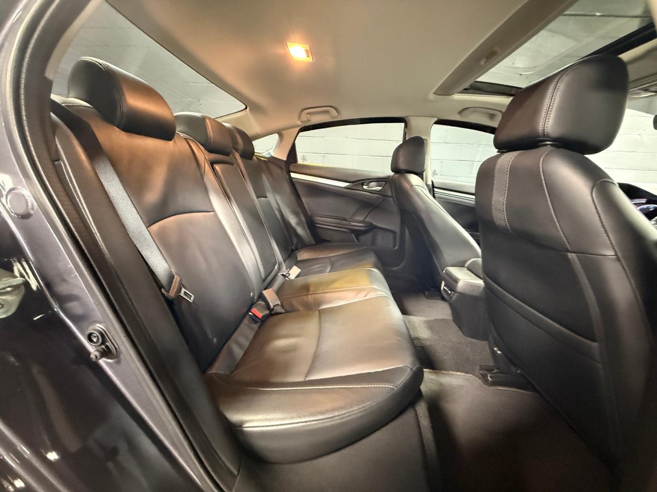 2020 Honda Civic TOURING   SUNROOF   NO ACCIDENT Photo