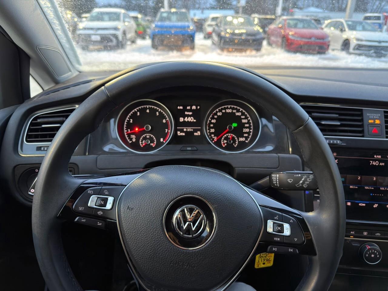 2021 Volkswagen Golf ComfortlineONE-OWNER, ACCIDENT-FREE, HTD SEATS, BA Photo