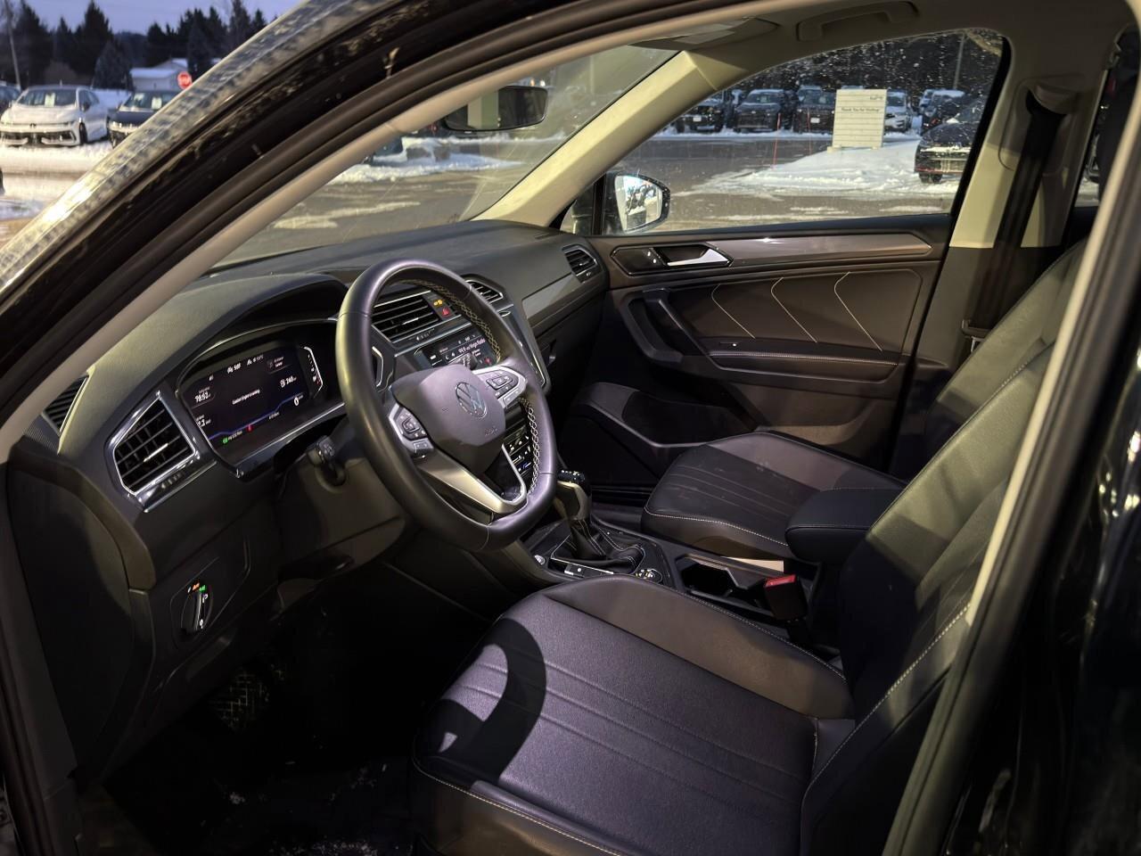 2023 Volkswagen Tiguan ComfortlineONE-OWNER, ACCIDENT-FREE, SUNROOF, HTD Photo