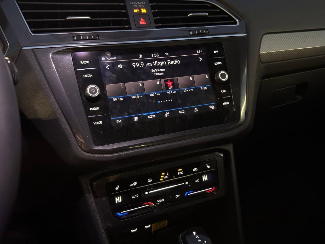 2023 Volkswagen Tiguan ComfortlineONE-OWNER, ACCIDENT-FREE, SUNROOF, HTD Photo