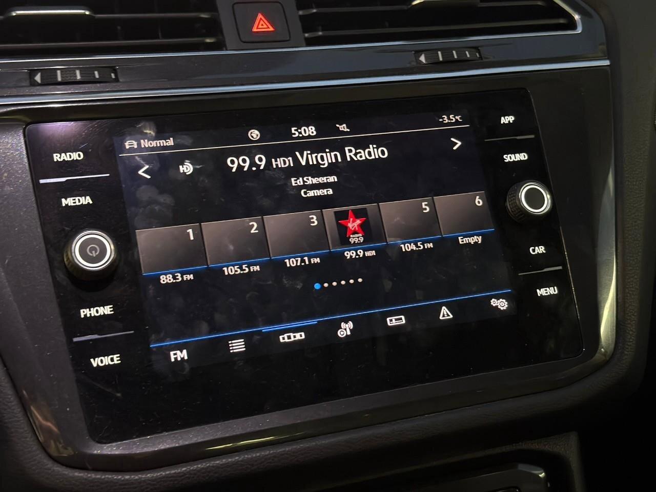 2023 Volkswagen Tiguan ComfortlineONE-OWNER, ACCIDENT-FREE, SUNROOF, HTD Photo