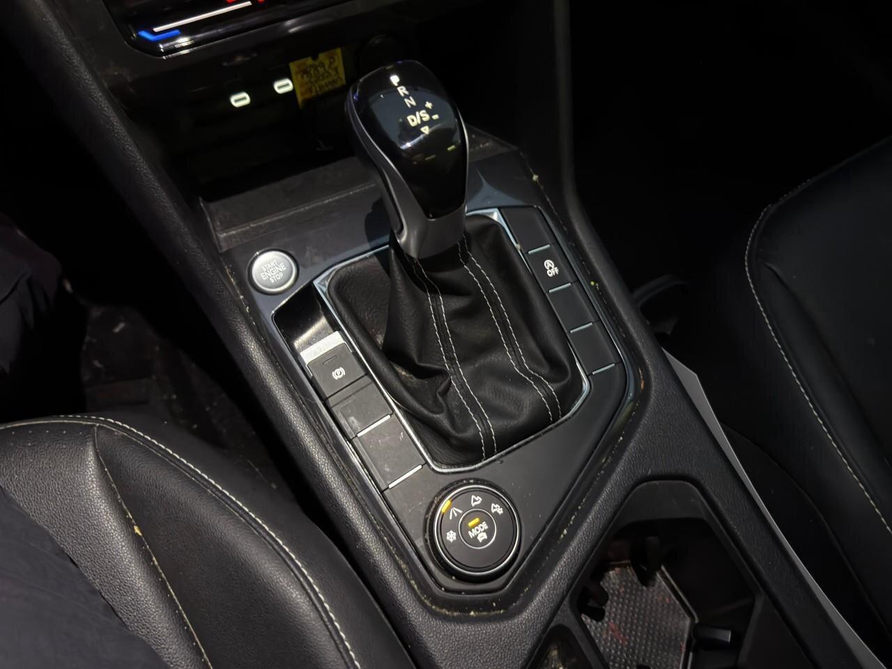 2023 Volkswagen Tiguan ComfortlineONE-OWNER, ACCIDENT-FREE, SUNROOF, HTD Photo