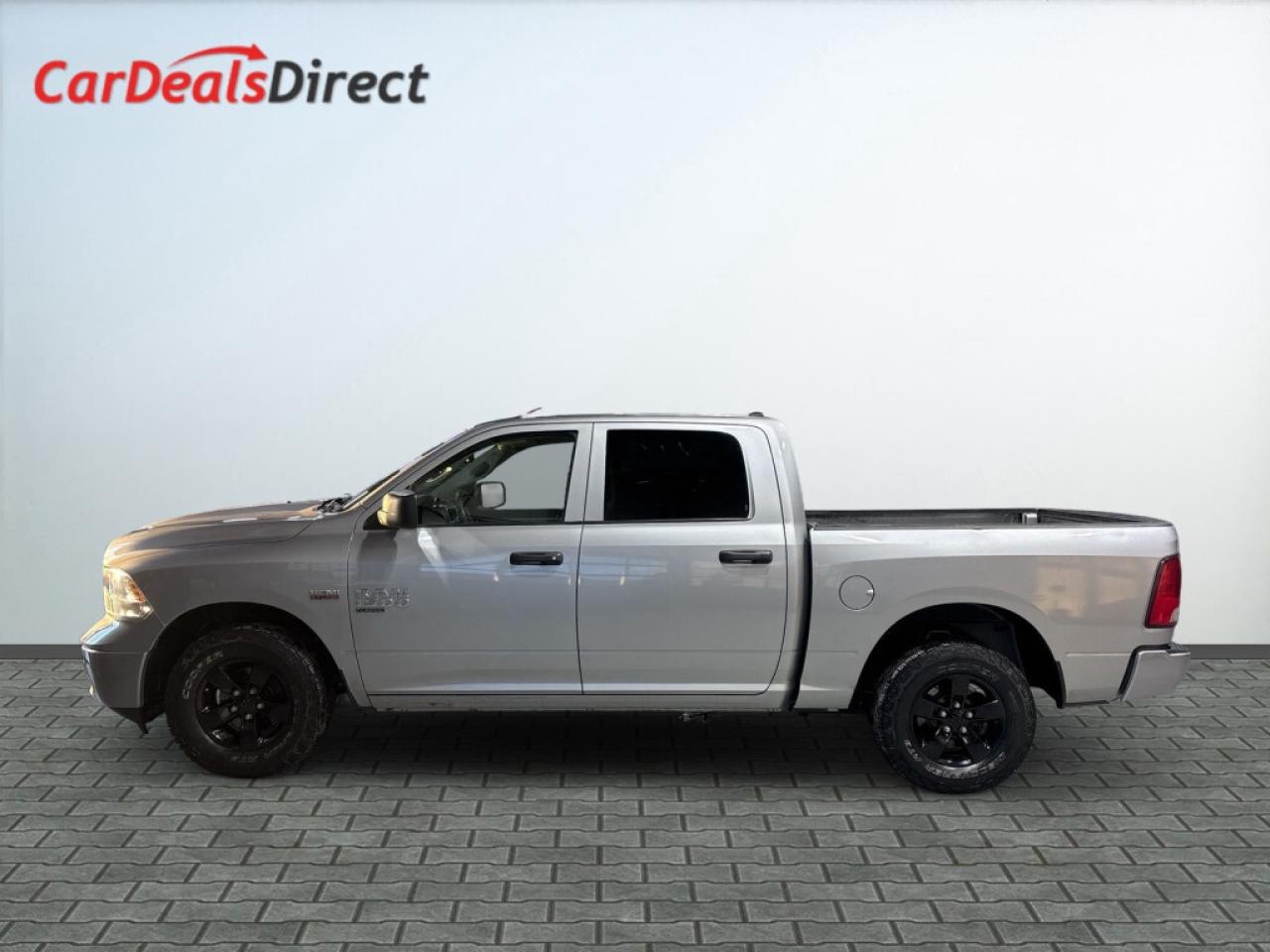 2022 RAM 1500 Classic SLT HEMI/ 57 L V8/Big Screen Android Carplay/NAVI/ Photo2