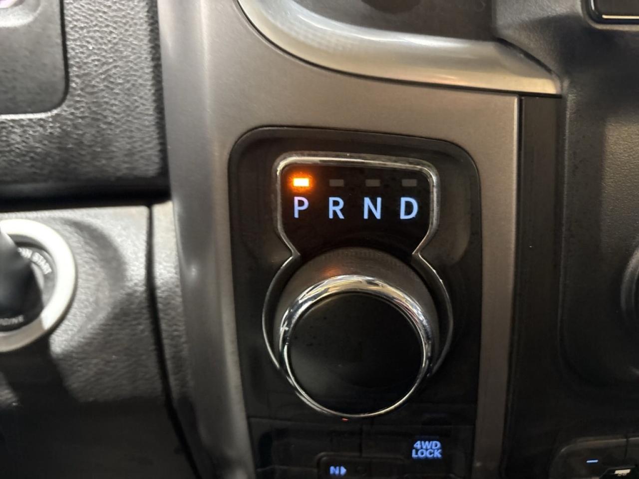 2022 RAM 1500 Classic SLT HEMI/ 57 L V8/Big Screen Android Carplay/NAVI/ Photo