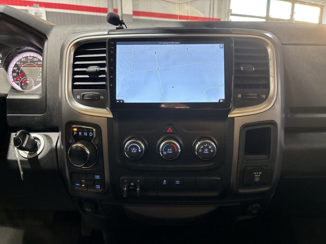 2022 RAM 1500 Classic SLT HEMI/ 57 L V8/Big Screen Android Carplay/NAVI/ Photo