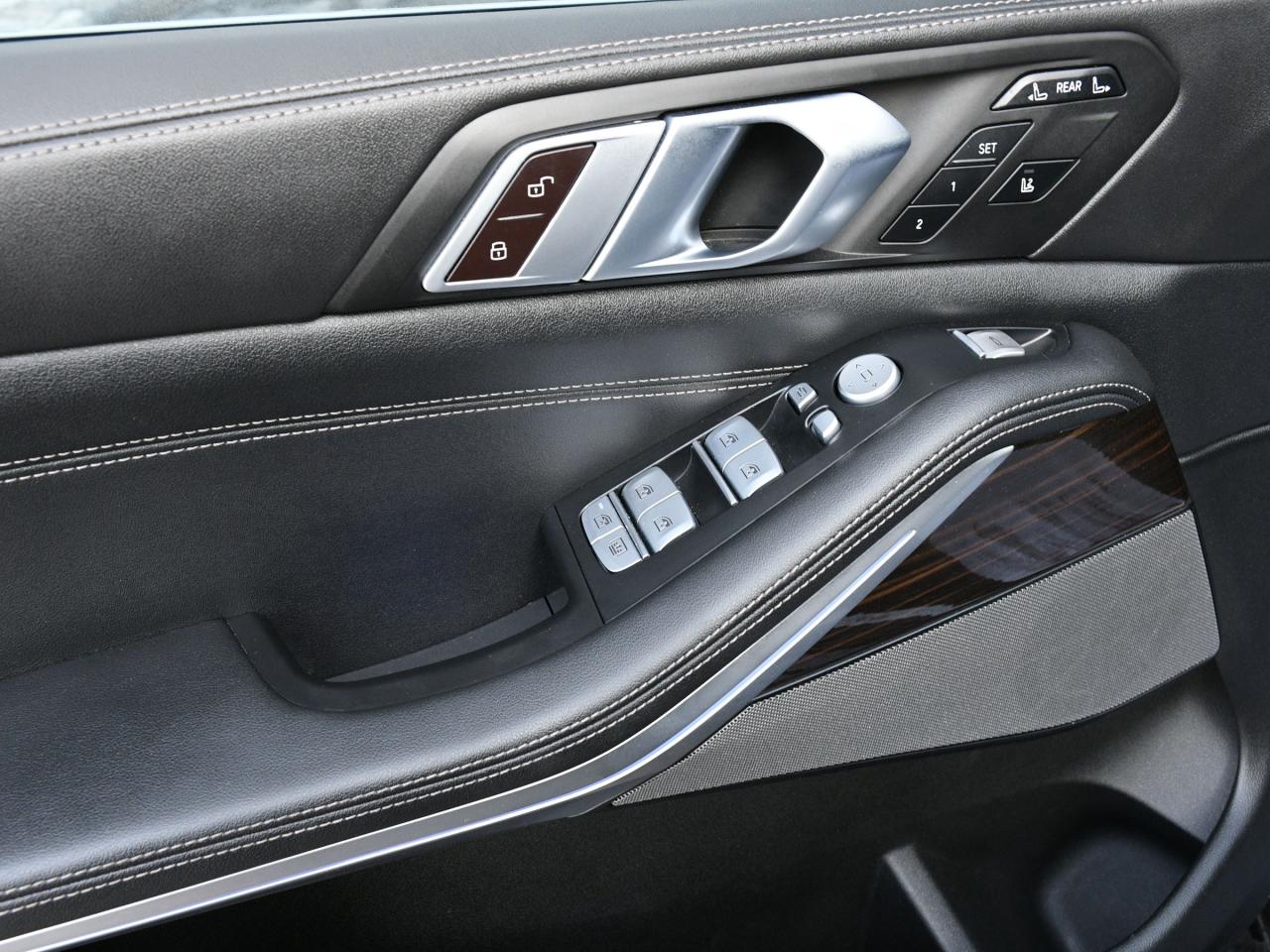 2024 BMW X7 xDrive40i Certified   NAVI   3rd Row   Pano Roof Photo