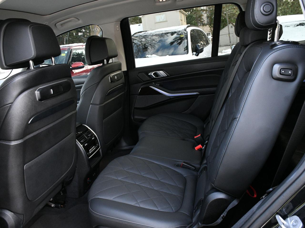 2024 BMW X7 xDrive40i Certified   NAVI   3rd Row   Pano Roof Photo