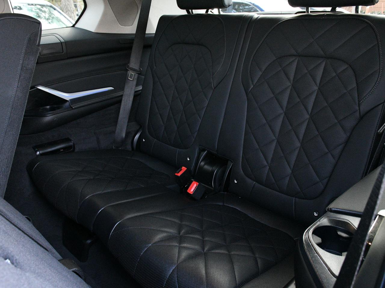 2024 BMW X7 xDrive40i Certified   NAVI   3rd Row   Pano Roof Photo