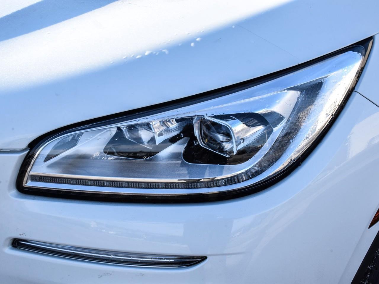 2023 Lincoln Corsair Reserve Panoramic Sunroof   Trailer Tow Pkg Photo