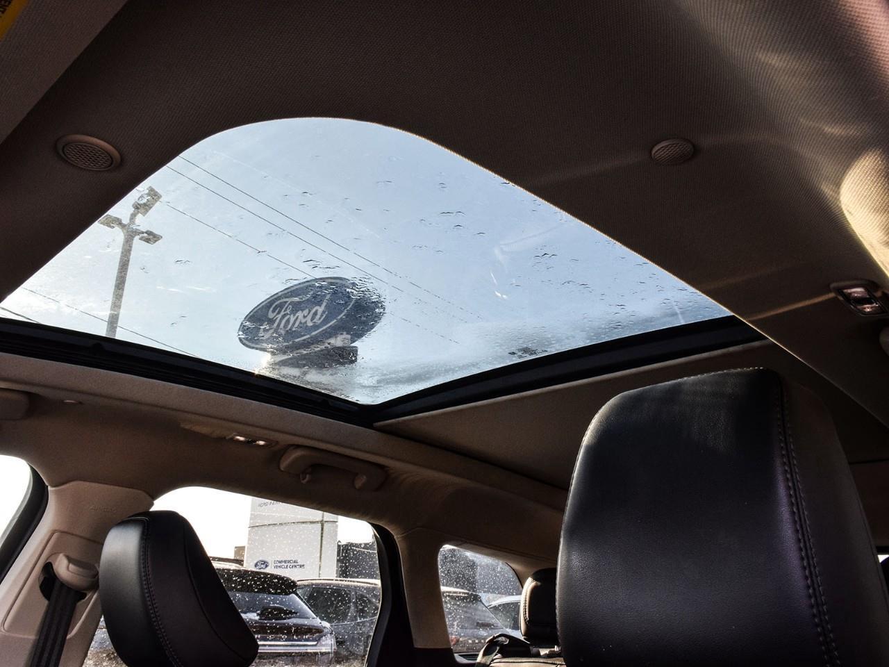 2023 Lincoln Corsair Reserve Panoramic Sunroof   Trailer Tow Pkg Photo