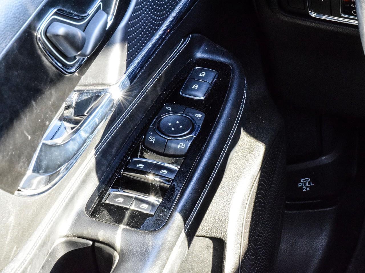 2023 Lincoln Corsair Reserve Panoramic Sunroof   Trailer Tow Pkg Photo