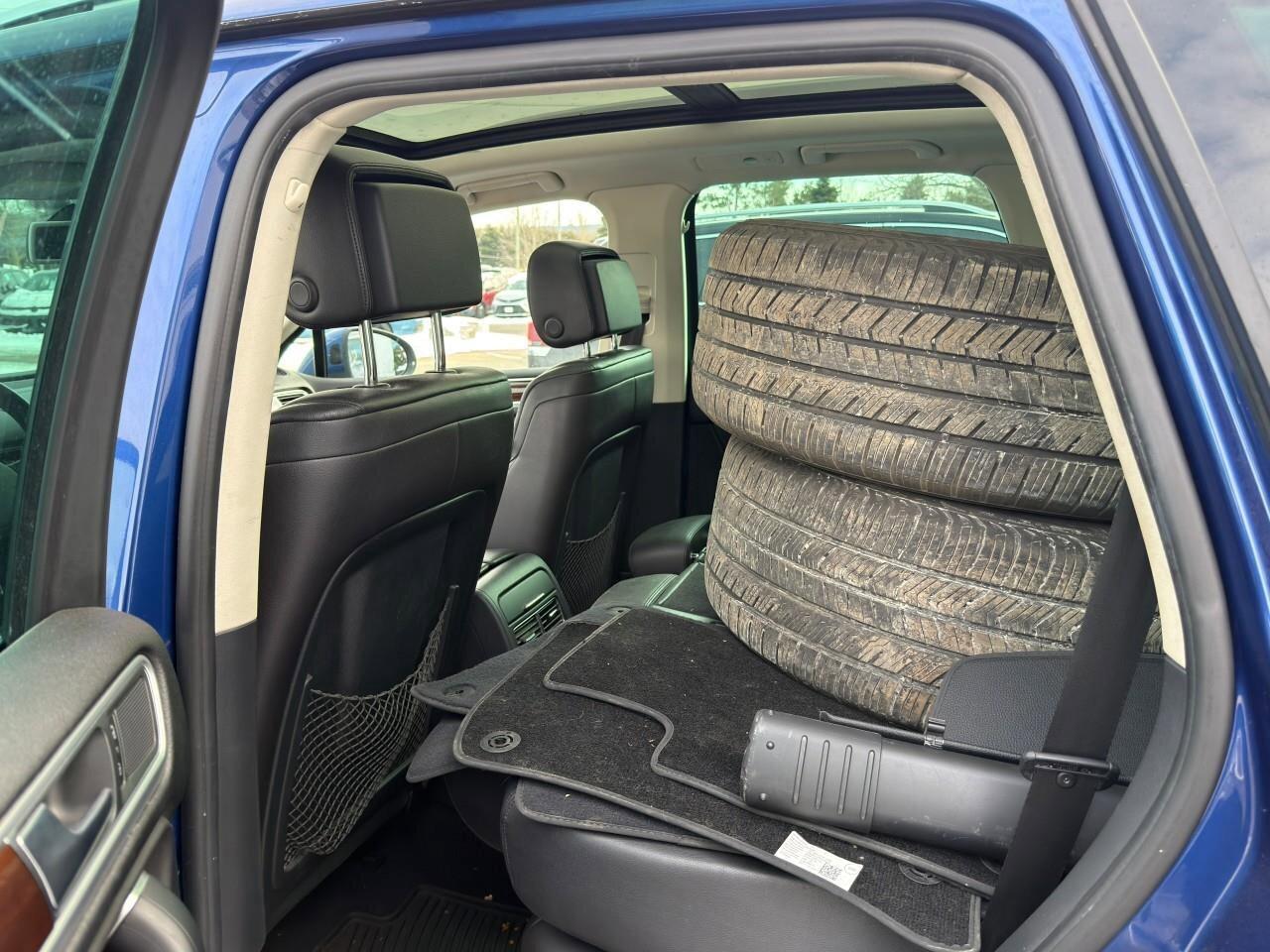 2016 Volkswagen Touareg 3.6L HighlineCERTIFIED AS-TRADED, ONE-OWNER, ACCID Photo