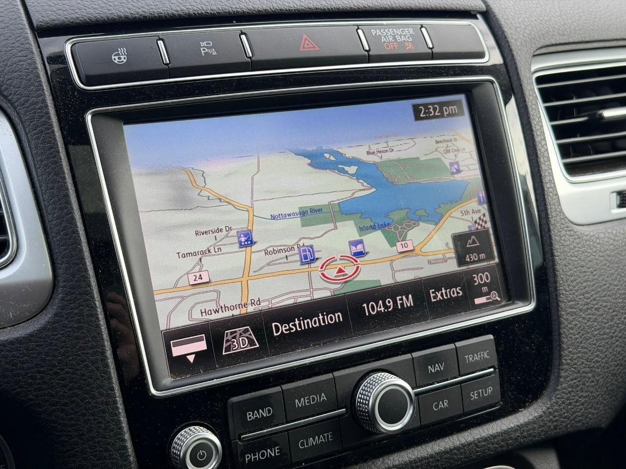 2016 Volkswagen Touareg 3.6L HighlineCERTIFIED AS-TRADED, ONE-OWNER, ACCID Photo