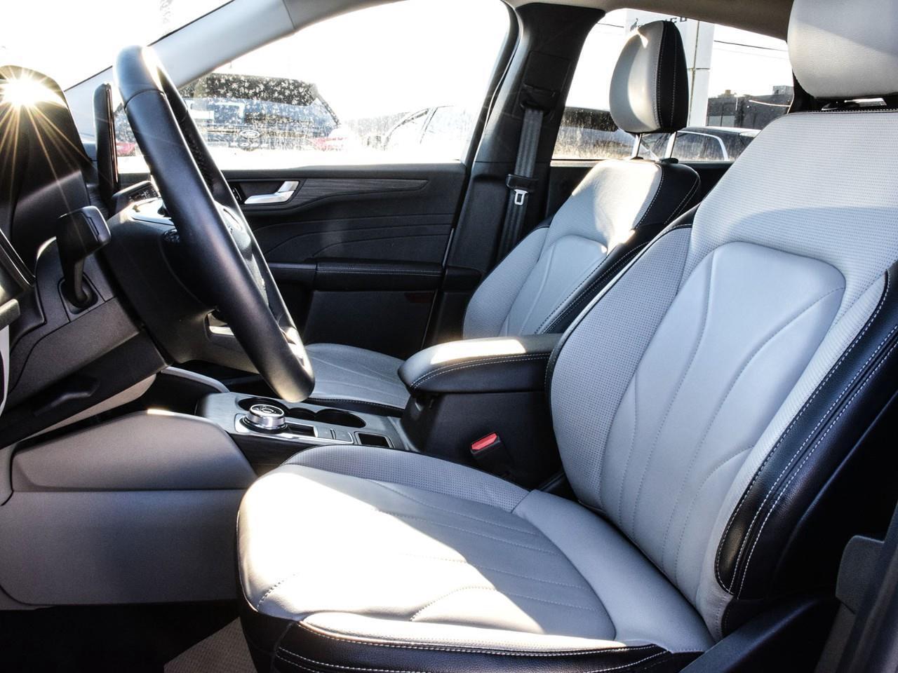 2025 Ford Escape PHEV Panoramic Sunroof   PHEV Premium Package Photo