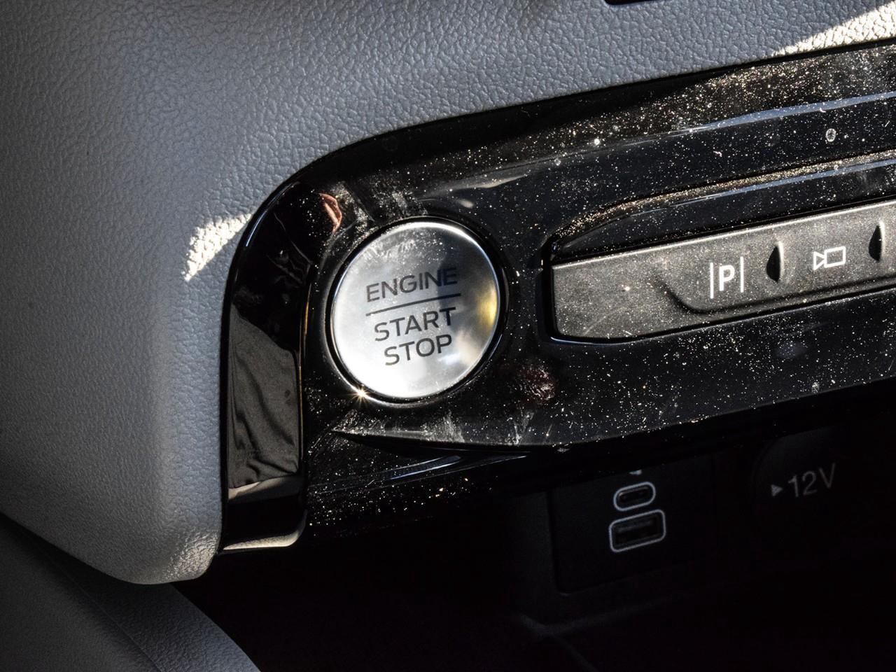 2025 Ford Escape PHEV Panoramic Sunroof   PHEV Premium Package Photo