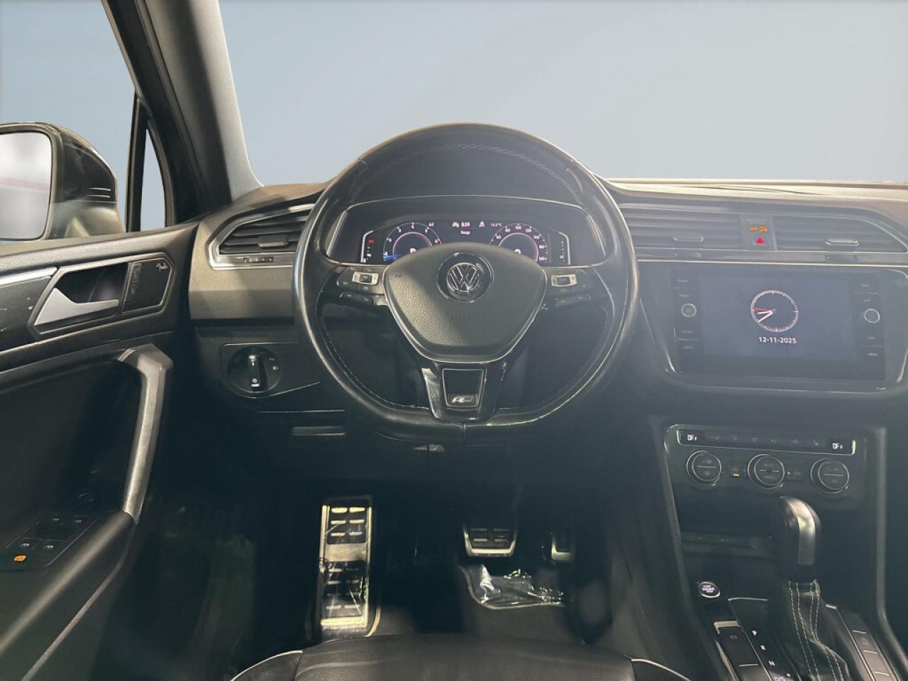 2021 Volkswagen Tiguan Highline R Line 4MOTION/Sunroof/NAVI/Leather/Drive Photo